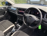 Volkswagen T-Roc Image 6