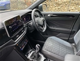 Volkswagen T-Roc Image 2