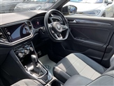 Volkswagen T-Roc Image 2