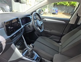 Volkswagen T-Roc Image 2
