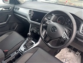 Volkswagen T-Roc Image 6