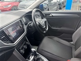 Volkswagen T-Roc Image 2
