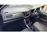 Volkswagen T-Roc Image 2