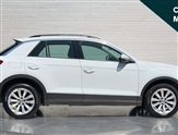 Volkswagen T-Roc Image 2