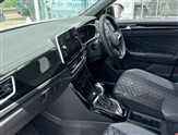 Volkswagen T-Roc Image 2