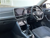 Volkswagen T-Roc Image 2