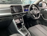 Volkswagen T-Roc Image 2