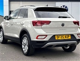 Volkswagen T-Roc Image 2