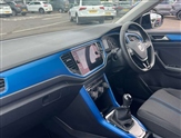 Volkswagen T-Roc Image 2