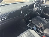 Volkswagen T-Roc Image 2