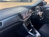 Volkswagen T-Roc Image 2