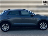Volkswagen T-Roc Image 2