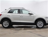 Volkswagen T-Roc Image 4