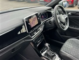 Volkswagen T-Roc Image 2