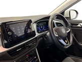 Volkswagen T-Roc Image 2