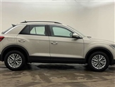 Volkswagen T-Roc Image 4