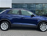 Volkswagen T-Roc Image 4