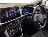 Volkswagen T-Roc Image 2