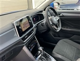 Volkswagen T-Roc Image 2