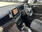Volkswagen T-Roc Image 2
