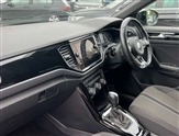 Volkswagen T-Roc Image 2