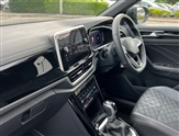 Volkswagen T-Roc Image 2
