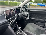 Volkswagen T-Roc Image 2
