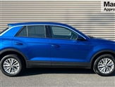 Volkswagen T-Roc Image 2