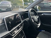 Volkswagen T-Roc Image 2