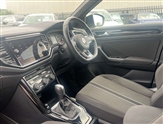Volkswagen T-Roc Image 2
