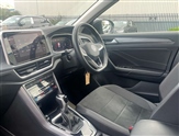 Volkswagen T-Roc Image 2