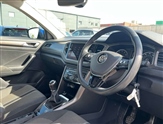 Volkswagen T-Roc Image 6