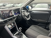 Volkswagen T-Roc Image 2
