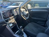 Volkswagen T-Roc Image 2