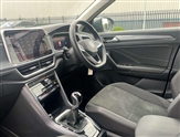 Volkswagen T-Roc Image 2