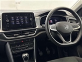 Volkswagen T-Roc Image 2