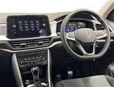 Volkswagen T-Roc Image 2