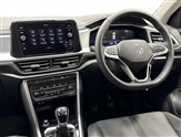 Volkswagen T-Roc Image 2