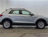 Volkswagen T-Roc Image 4