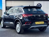 Volkswagen T-Roc Image 2