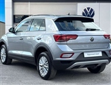 Volkswagen T-Roc Image 2