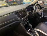 Volkswagen T-Roc Image 2