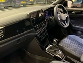 Volkswagen T-Roc Image 2