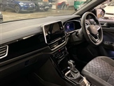 Volkswagen T-Roc Image 2
