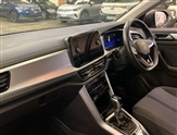 Volkswagen T-Roc Image 2