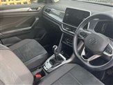 Volkswagen T-Roc Image 6