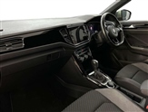 Volkswagen T-Roc Image 2