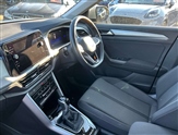 Volkswagen T-Roc Image 2