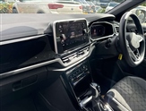 Volkswagen T-Roc Image 2