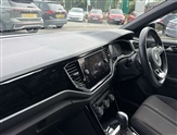 Volkswagen T-Roc Image 2